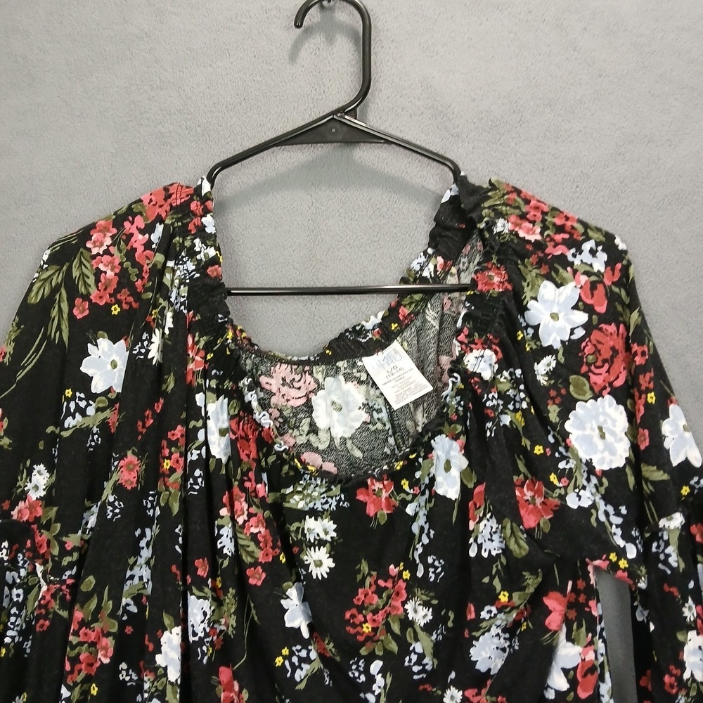 Time And Tru Blouse Womens Large Black Floral Asymmetrical Hem Scoop Neck Casual - Picture 3 of 7